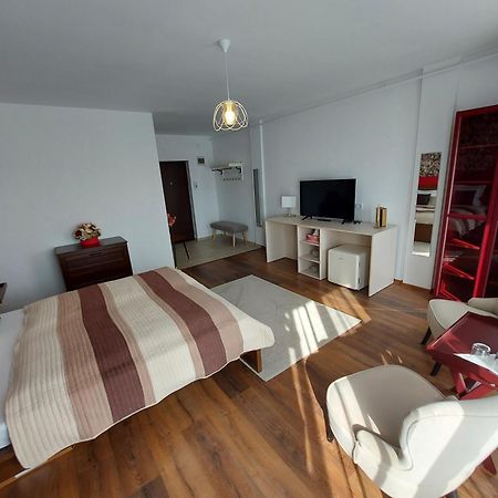 Anca'S Style Apartment Кодлеа Екстериор снимка